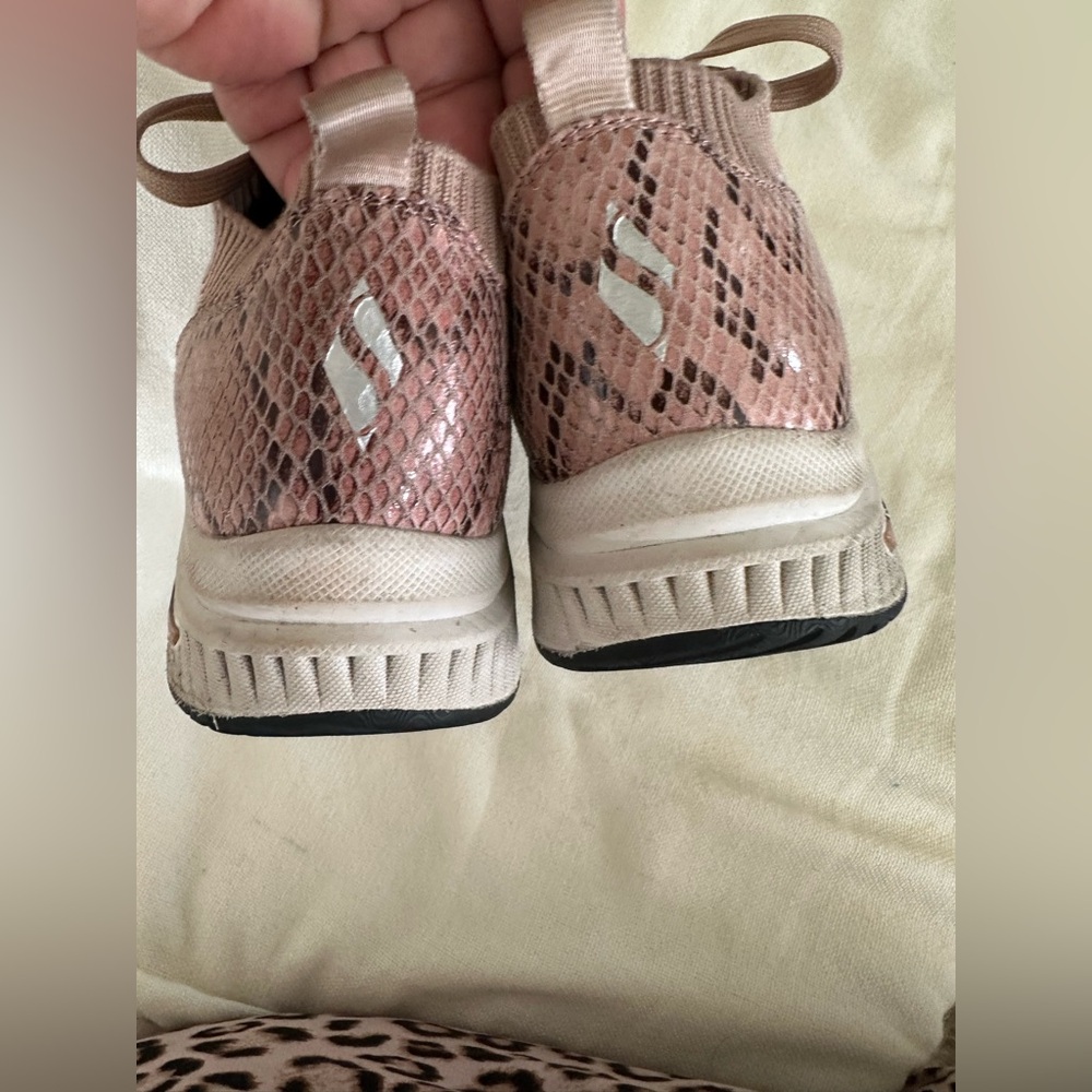 Skechers  Snake Skin ArchFit Stretch Rose Pink Shoes Women Size 7.5 - Picture 4 of 10